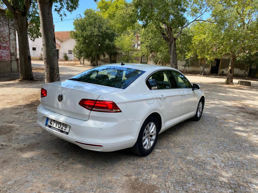 VW Passat 2.0 TDi CONFORTLINE 43